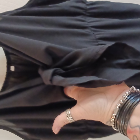 Black romper 3x ties in center of chest light weight simple runs small adj/strap - Picture 13 of 14